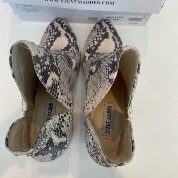 Steve Madden Snakeskin booties - Picture 6 of 15